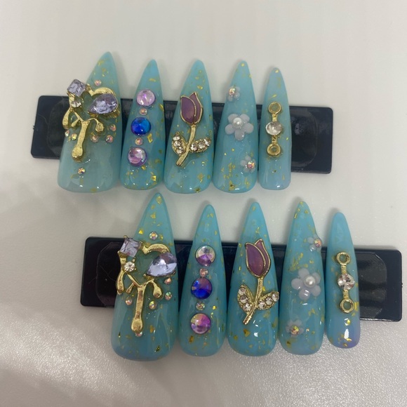 Color Changing Purple to Blue Handmade Press On Nail Set - Picture 4 of 16